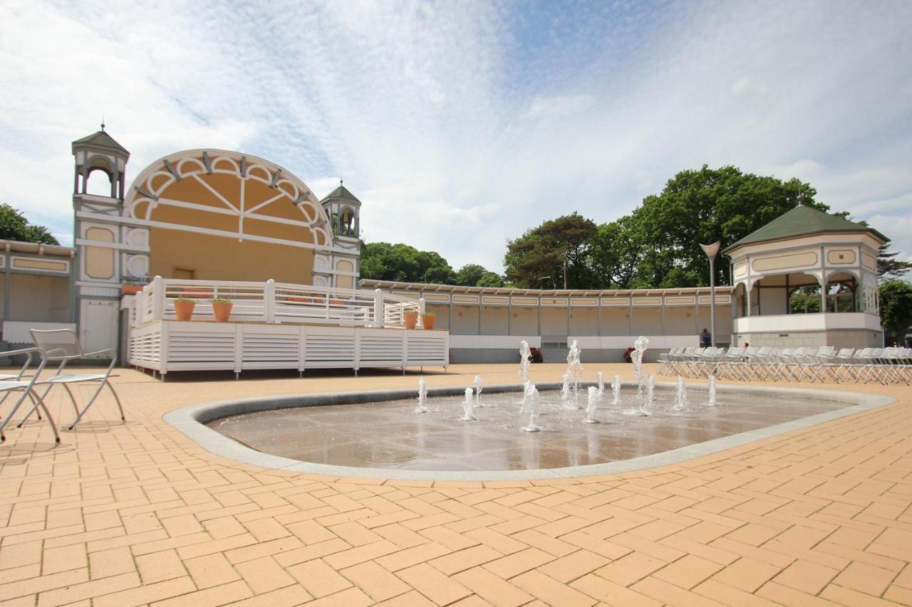 Mit Meerblick Und Terrasse, Gratis Nutzung Vom Ahoi Erlebnisbad Und Sauna In Sellin - Meeresblick Fewo 68 Гёрен Экстерьер фото